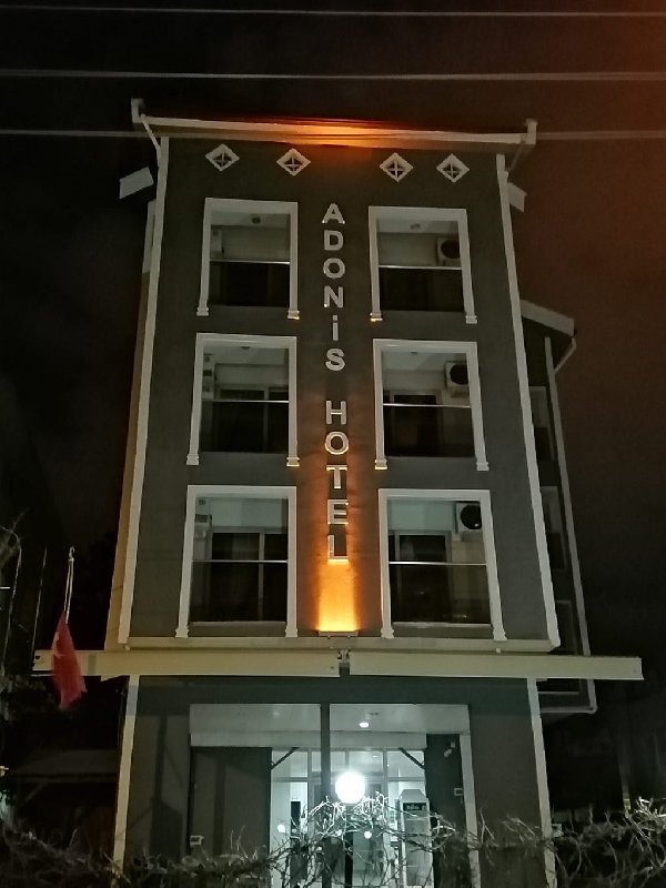 Hotel Adonis